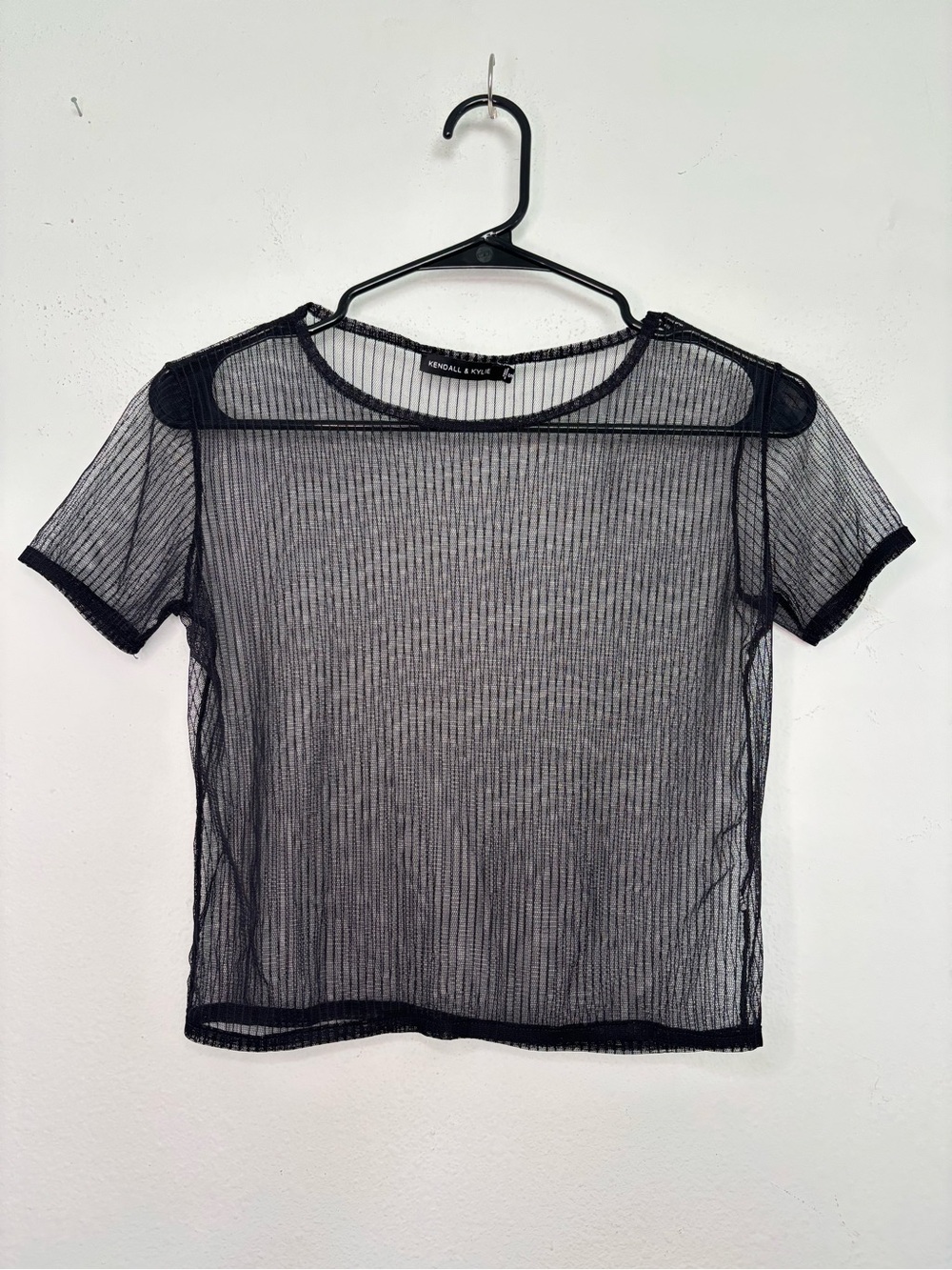 KENDALL & KYLIE BLACK MESH LINED SHORT SLEEVE TOP SZ SMALL